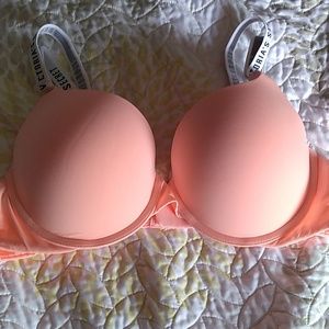 NWOT! Victoria's Secret T-Shirt Push Up Bra!